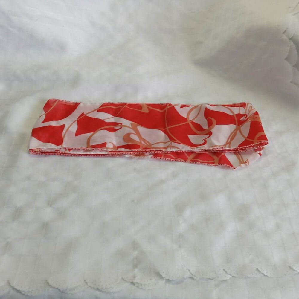 Pretty little vintage 100%polyester for ponytail scarf or tie with a 70's patten